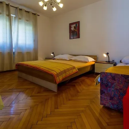Apartment In 5195 Crikvenica